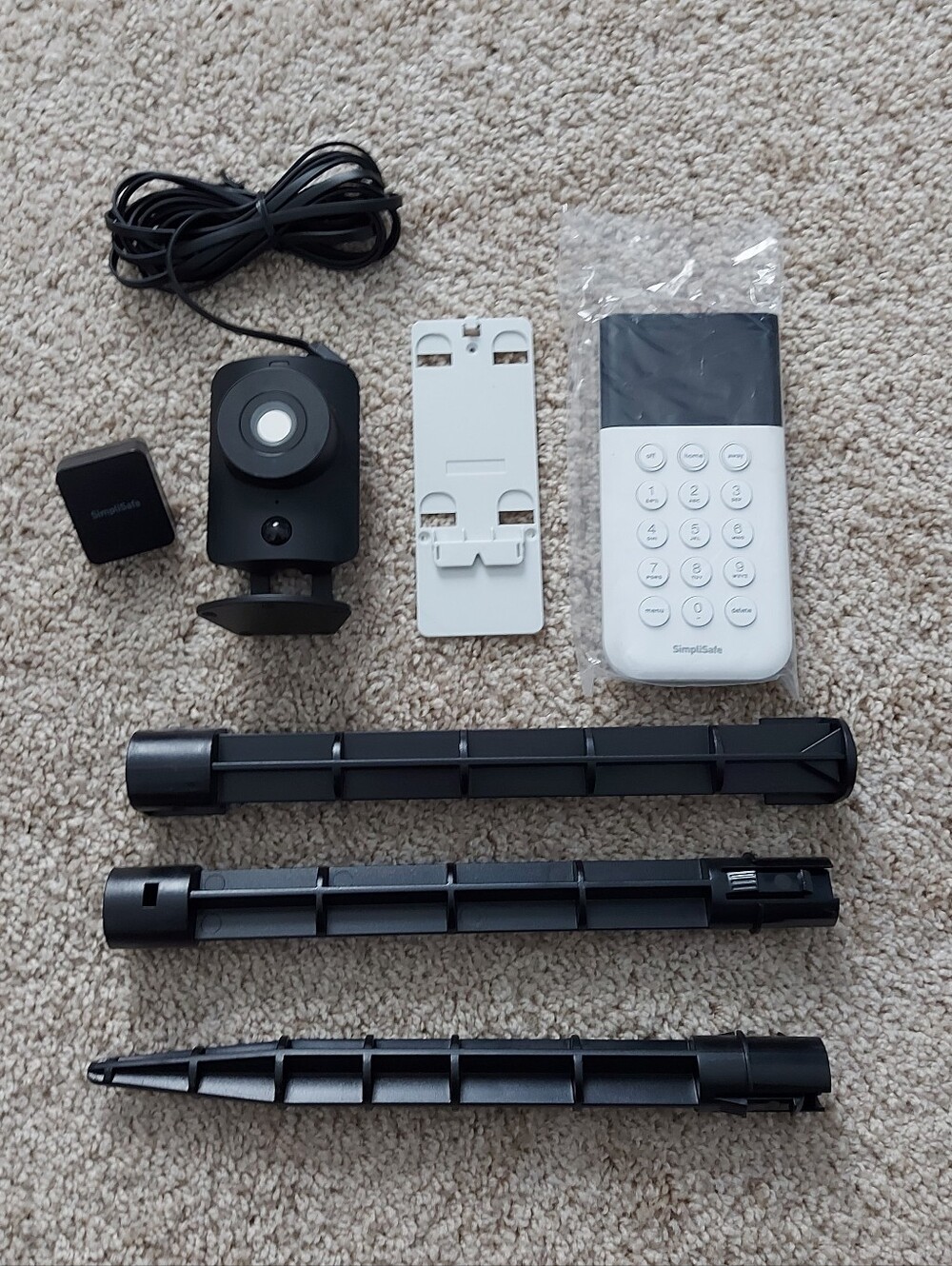 SimpliSafe SimpliCam Indoor Camera SSCM2 Basestation SSCS3 Yard sign